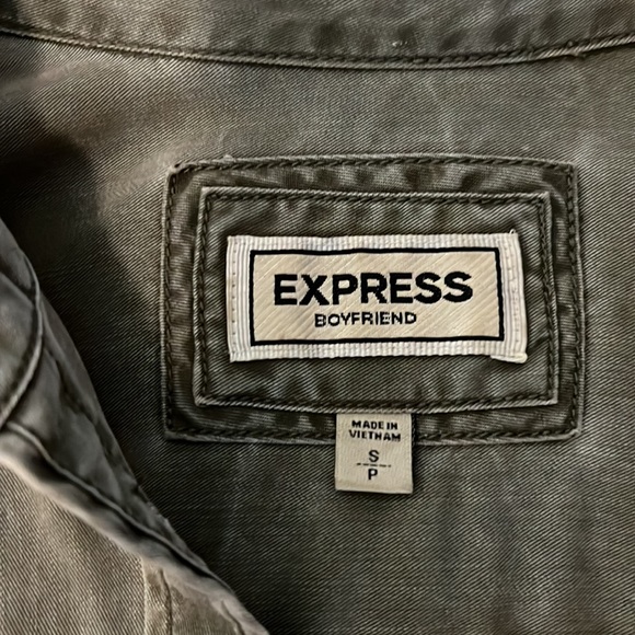 Express Button Up - Picture 2 of 6